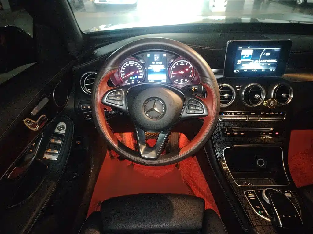 Mercedes-Benz GLC 2016 GLC 260 4MATIC Luxury фото 3