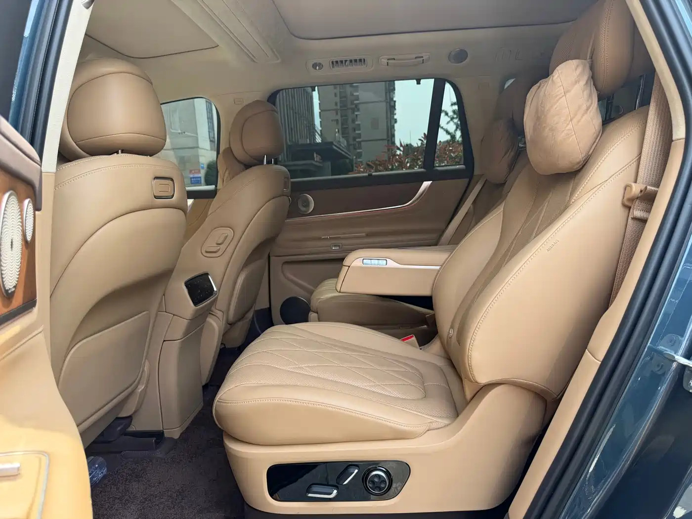 AITO Wenjie AITO M9 2024 Extended Range Ultra 42kWh 6-Seater фото 7