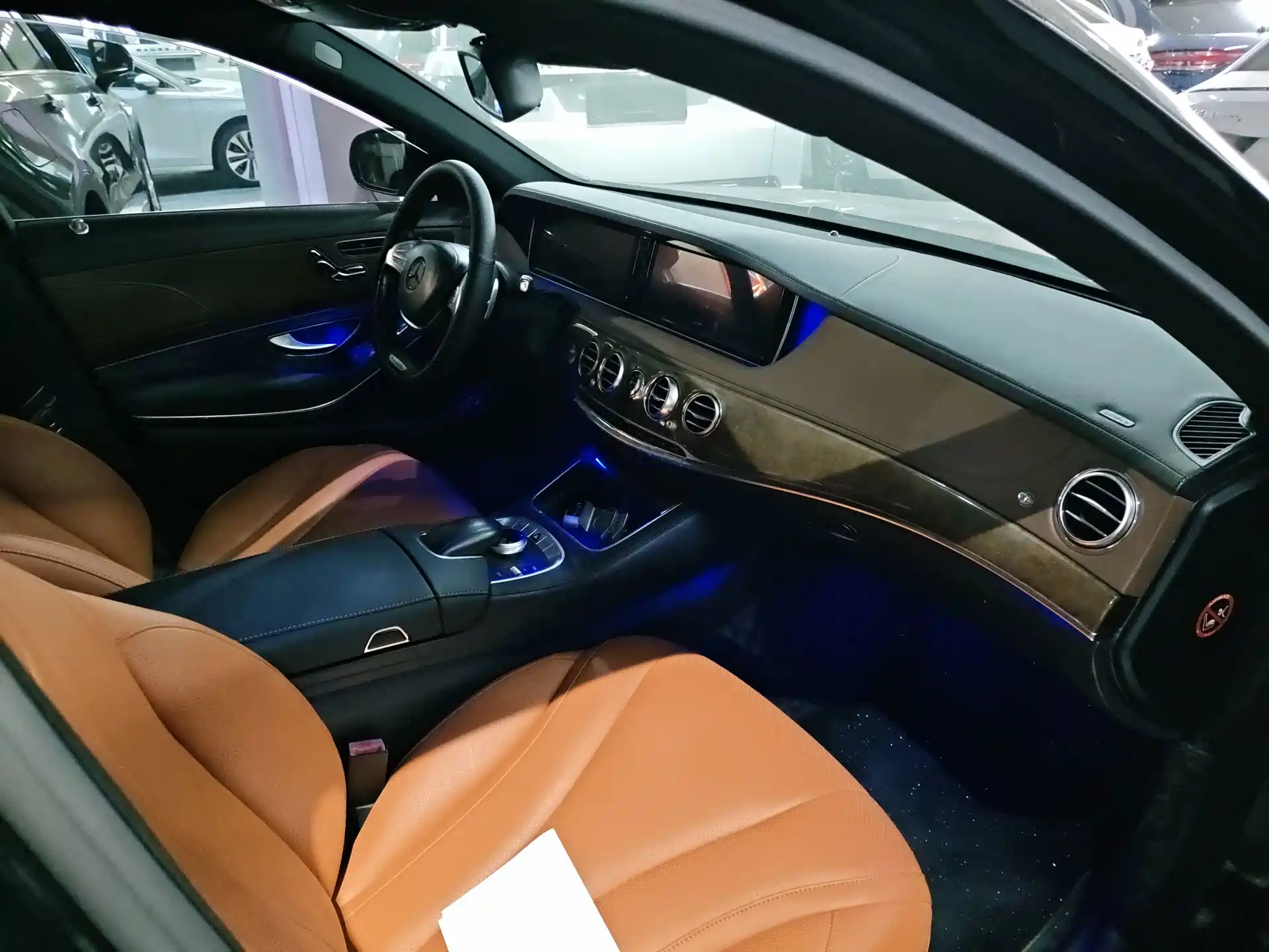 Фото 10 - Mercedes-Benz S-Class