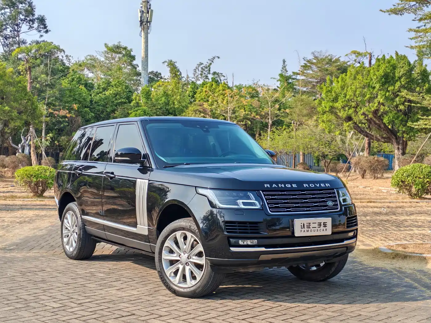 Land Rover Range Rover 2015 3.0 TDV6 Vogue фото 3