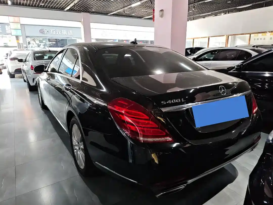 Фото 13 - Mercedes-Benz S-Class