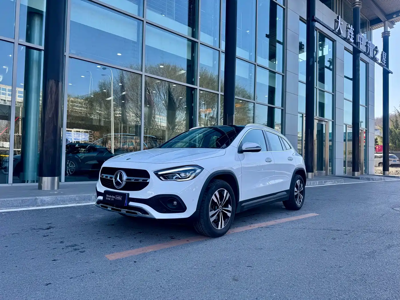 MERCEDES-BENZ GLA