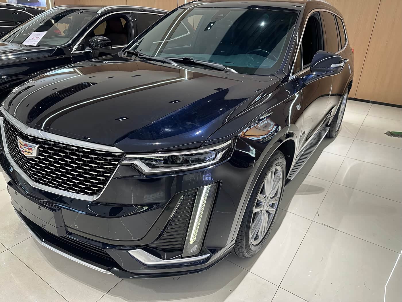 Cadillac XT6