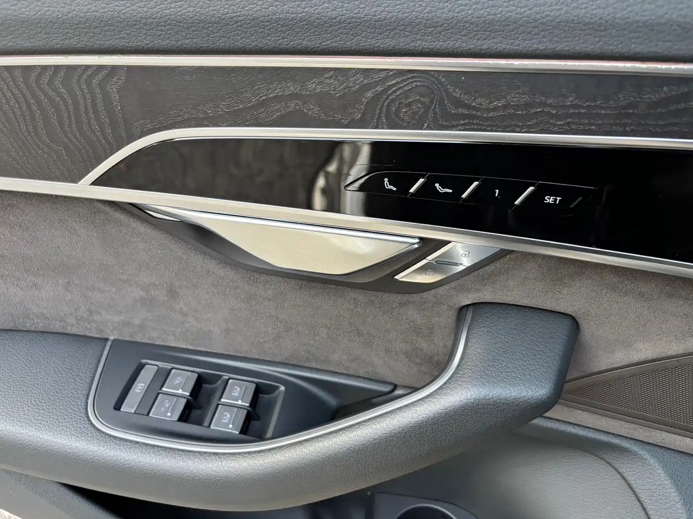 Audi A8 2019 Facelift Plus A8L 50 TFSI quattro Comfort фото 17