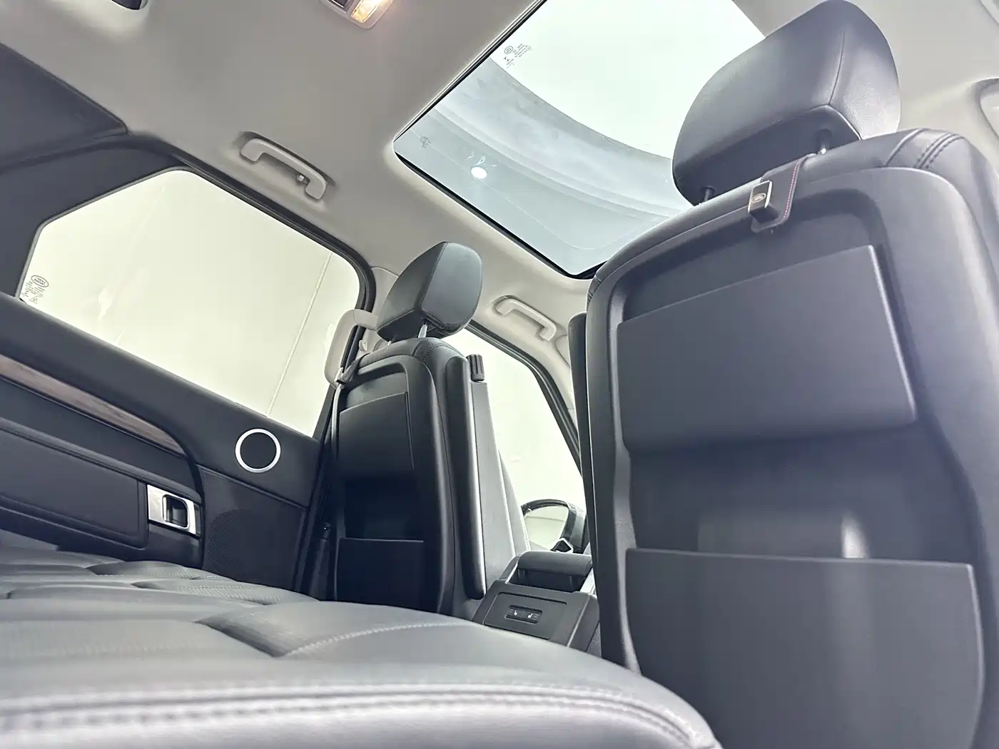 Land Rover Discovery 2017 3.0 SC V6 HSE фото 13
