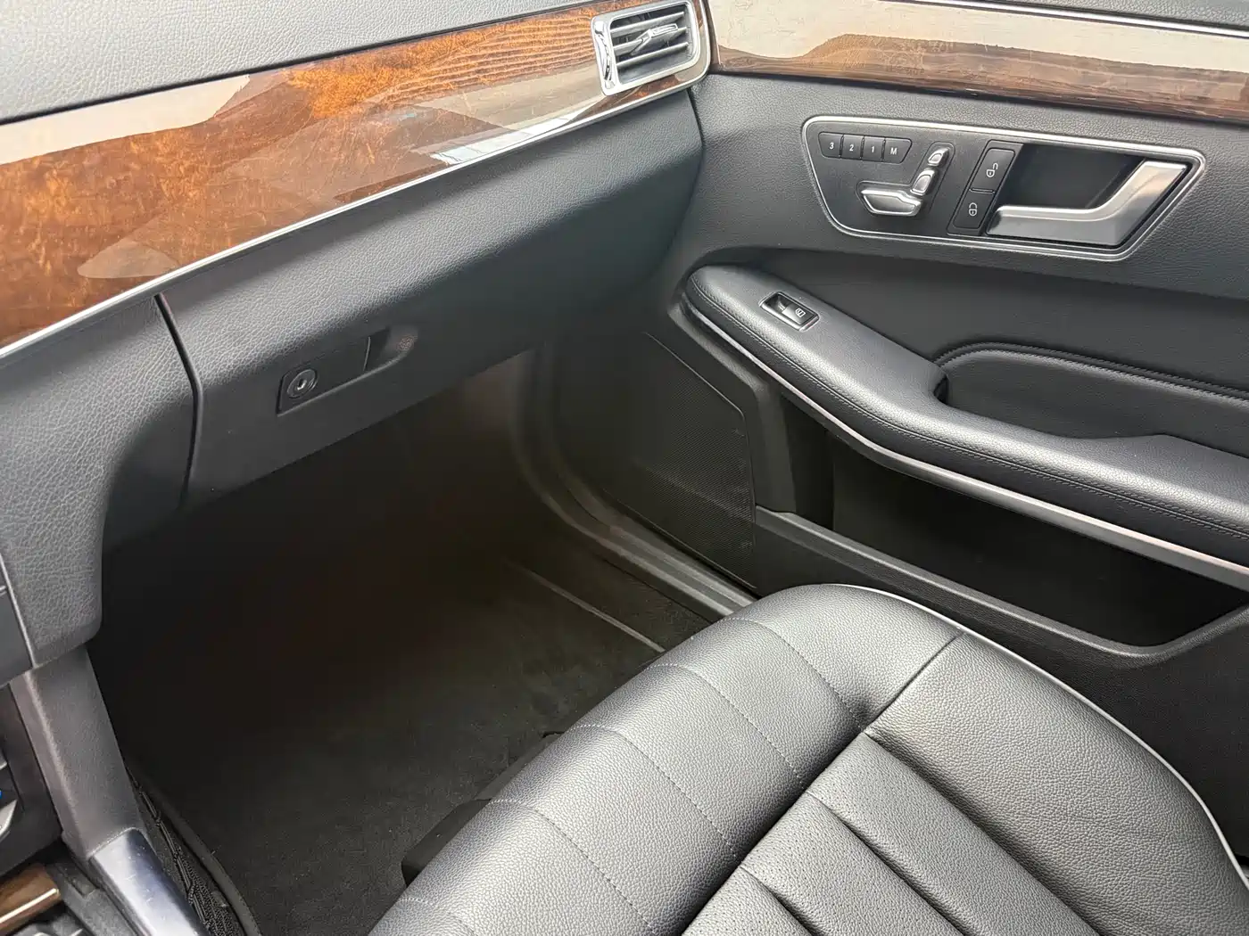Mercedes-Benz E-Class 2015 Facelift E 260 L фото 17