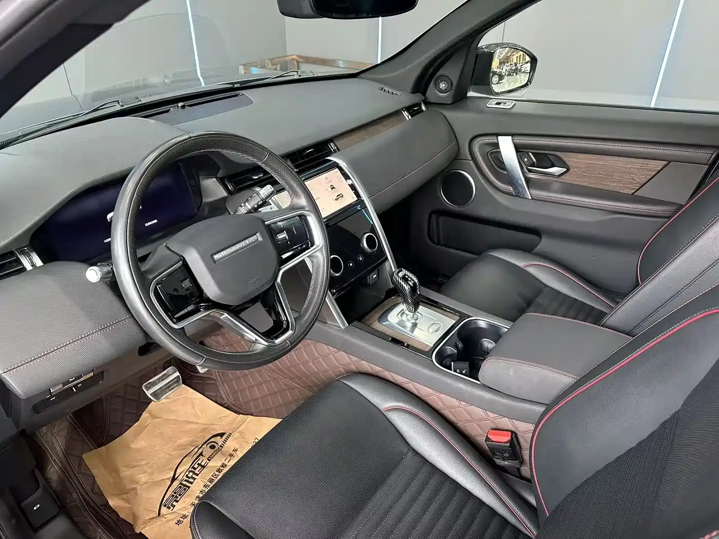 Land Rover Discovery Sport 2022 Model 249PS R-Dynamic S Performance Edition 5-Seater фото 11
