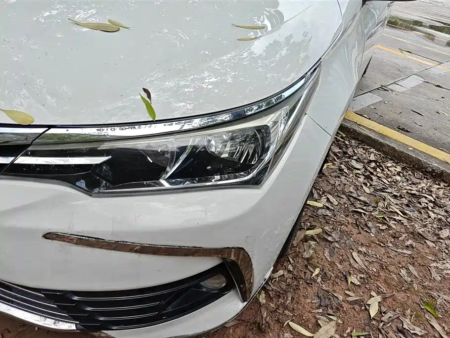 Toyota Corolla 2017 Facelift 1.2T S-CVT GL фото 5