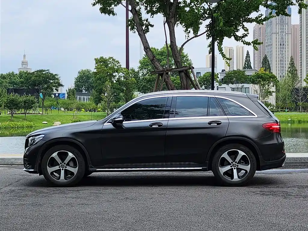 Mercedes-Benz GLC 2018 Facelift GLC 260 4MATIC Luxury фото 5