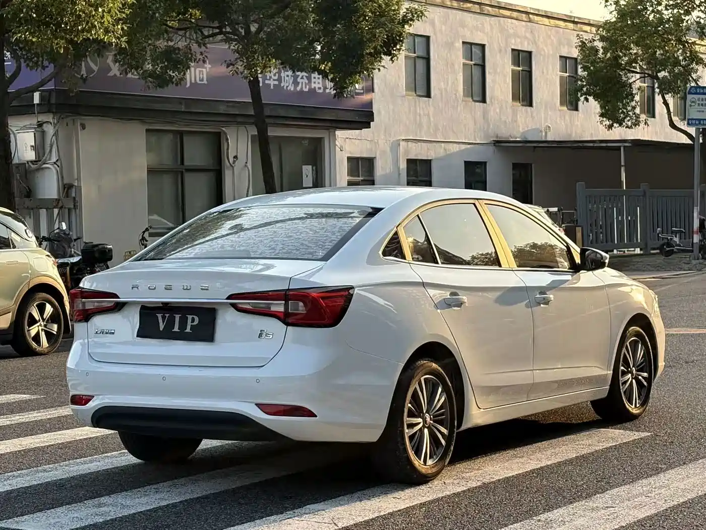 Roewe i5 2019 2019 1.5L Manual 4G Langhao Edition