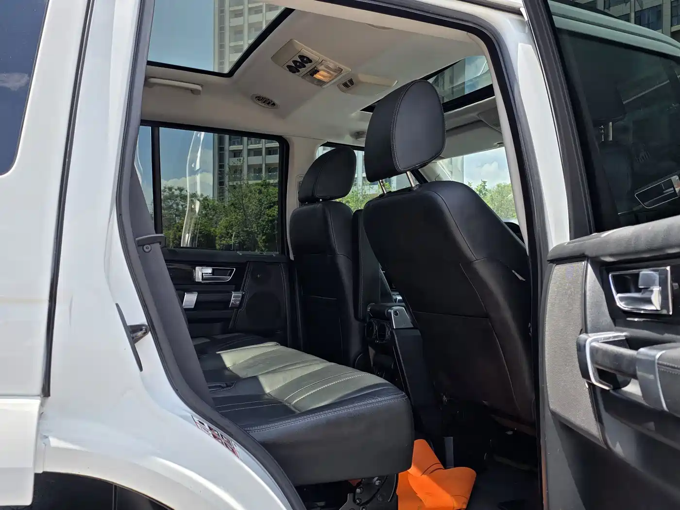 Land Rover Discovery 2016 3.0 SC V6 HSE фото 12