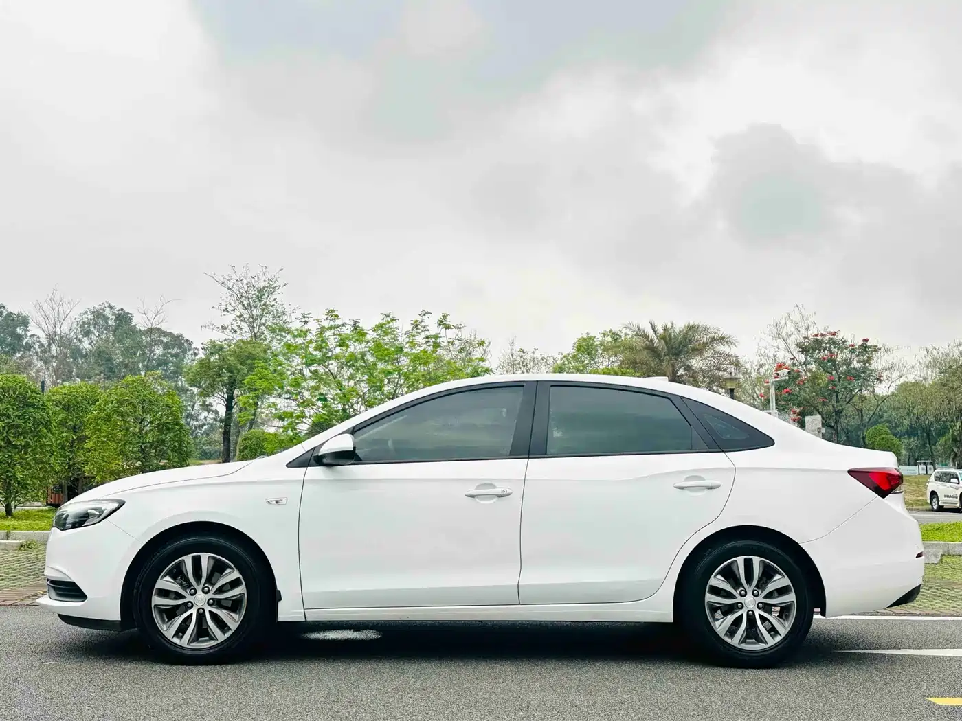 Buick Excelle 2018 18T Automatic Elite фото 8