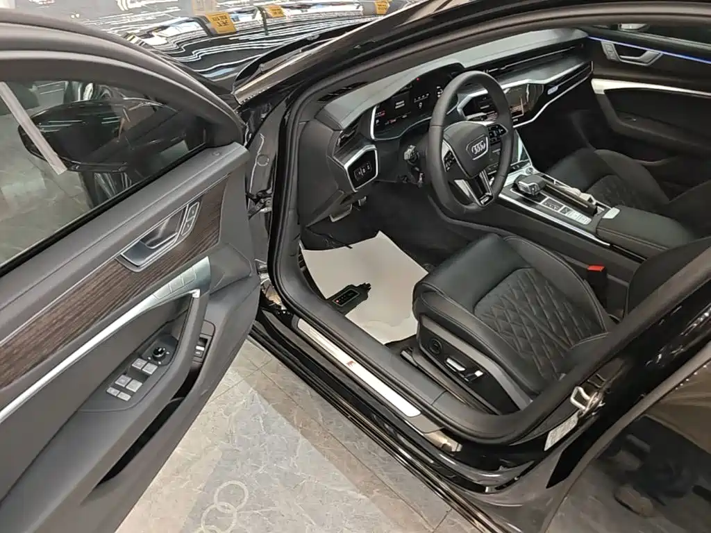 Audi A6L 2026 2026 Model Year 45 TFSI quattro Premium Dynamic