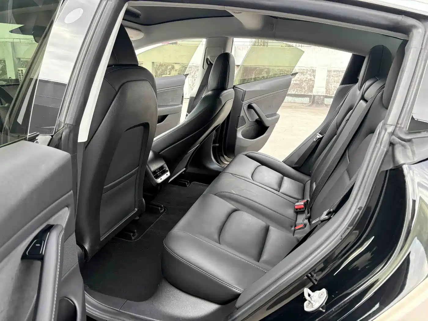 TESLA MODEL 3 (IMPORTED)