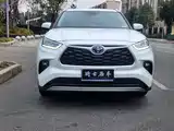 Photo 2 - Toyota Highlander