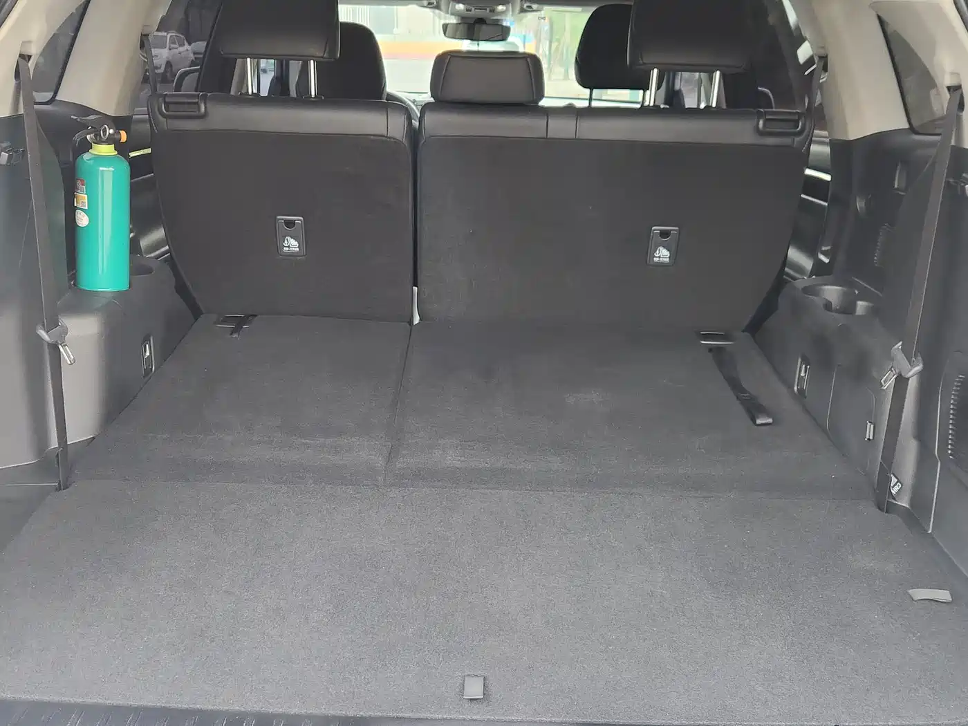 Toyota Highlander 2023 2.5L Smart Hybrid Dual Engine AWD Premium 7-Seater фото 15
