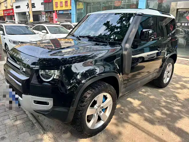 Land Rover Defender 2021