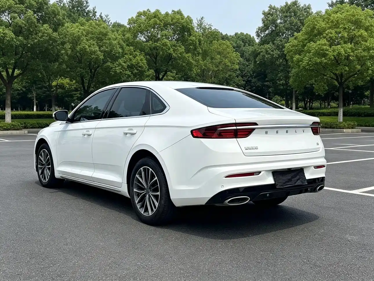 Фото 6 - Geely Preface