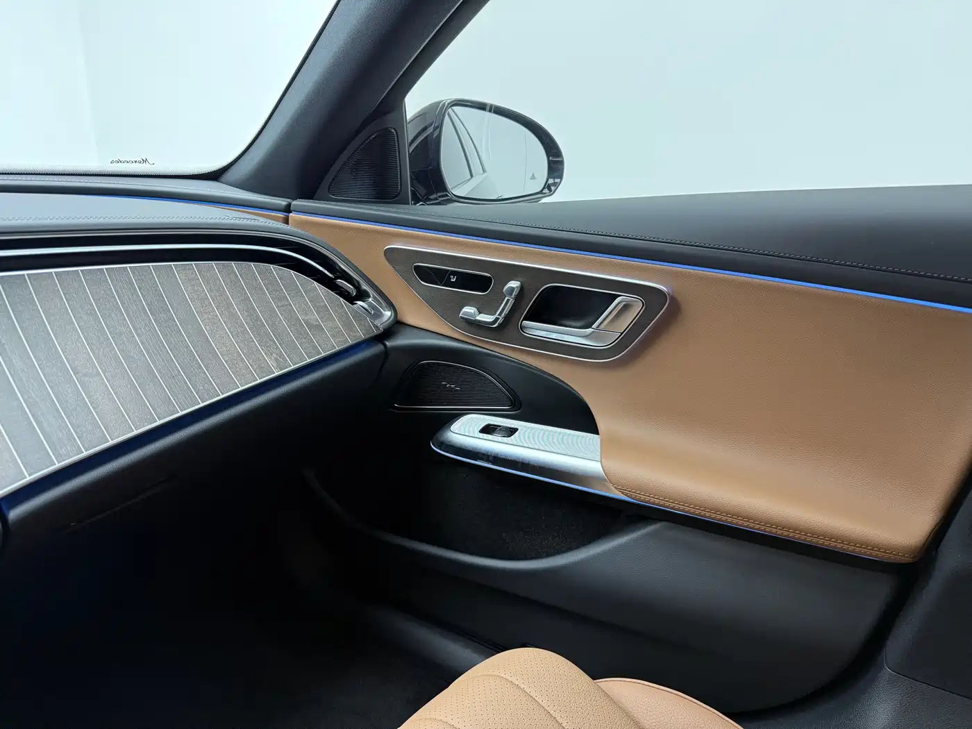 Mercedes-Benz E-Class 2025 E 300 L Fashion фото 13