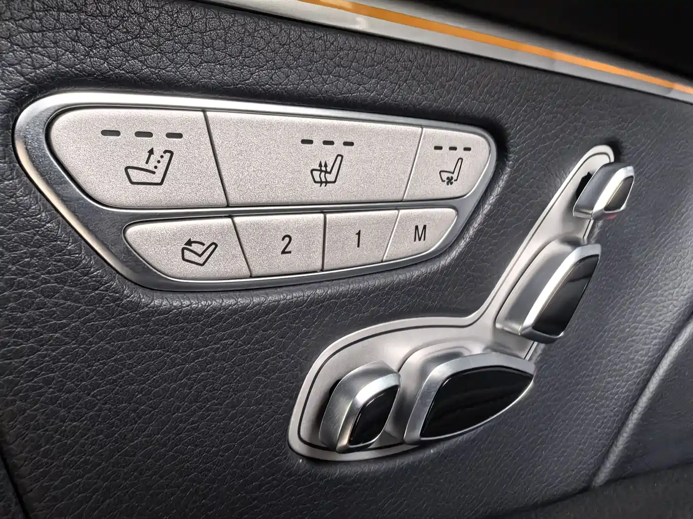 Mercedes-Benz V-Class 2021 V 260 L Long Wheelbase Premium Edition фото 10
