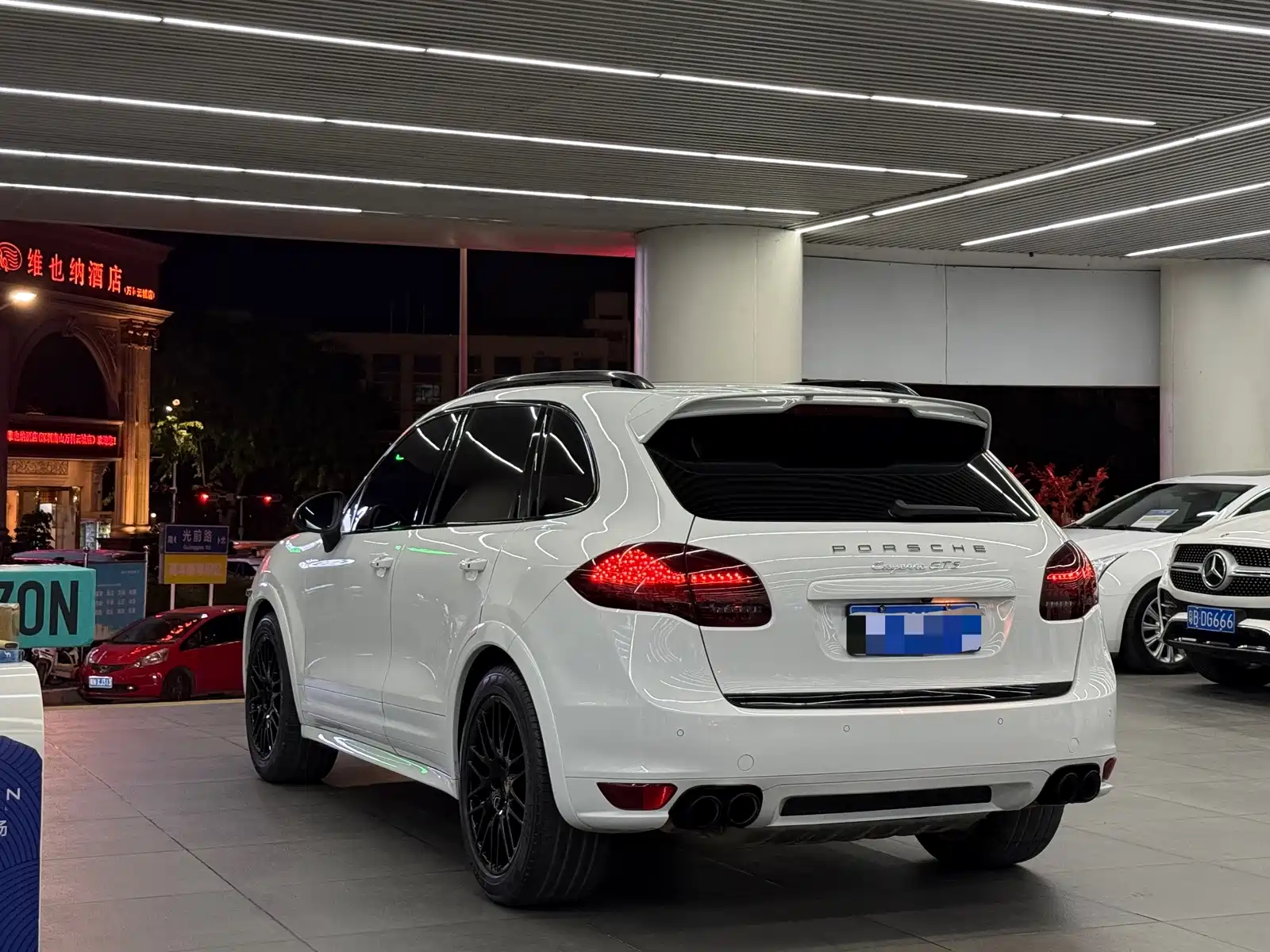 Фото 3 - Porsche Cayenne