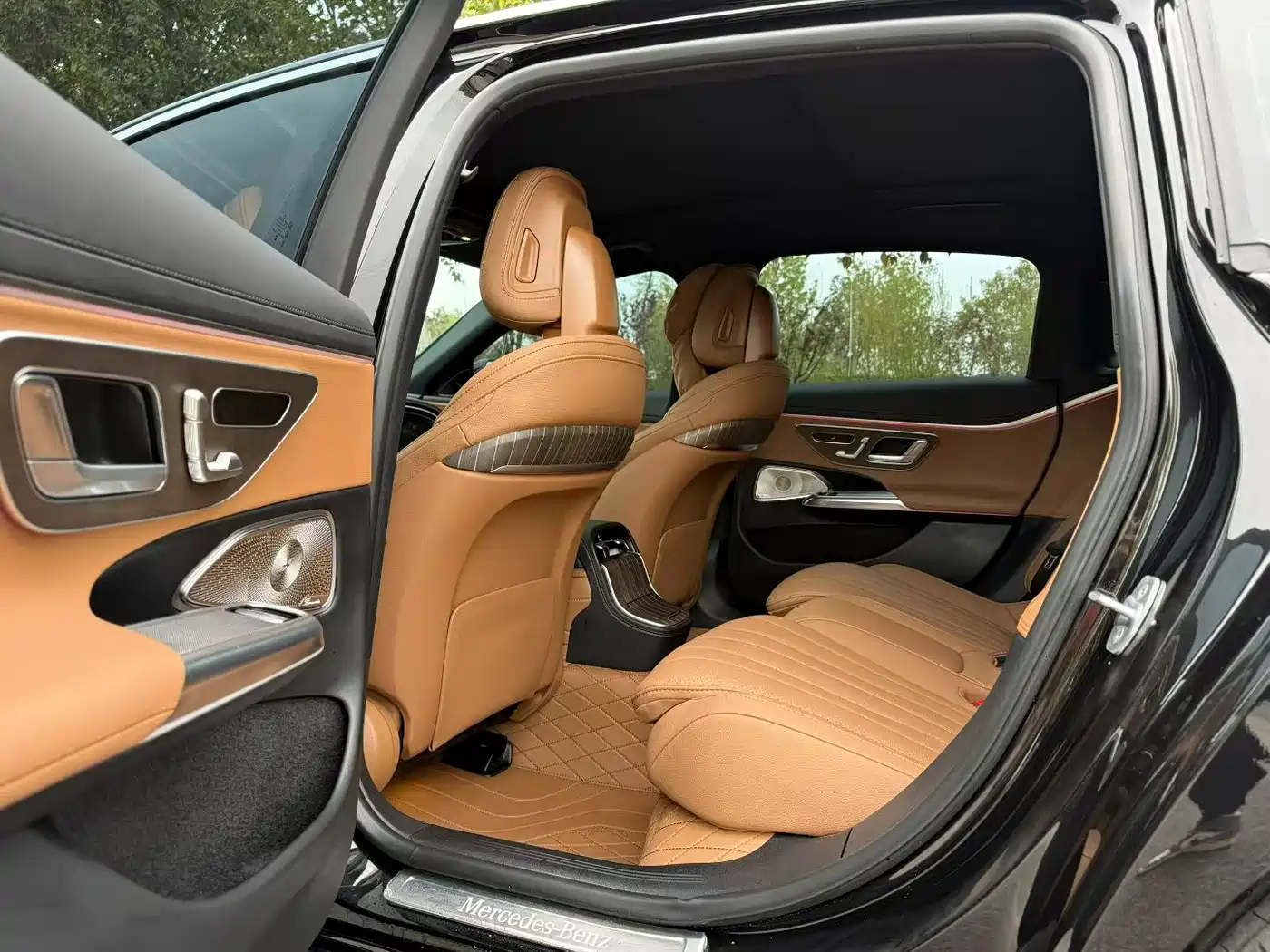 Mercedes-Benz E-Class 2024 Model E 300 L Luxury фото 6