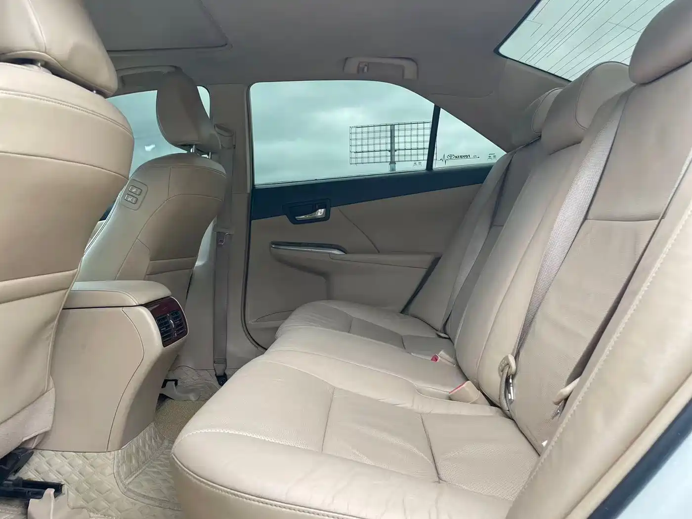 Toyota Camry 2012 2.5G Luxury Navigation Edition фото 7