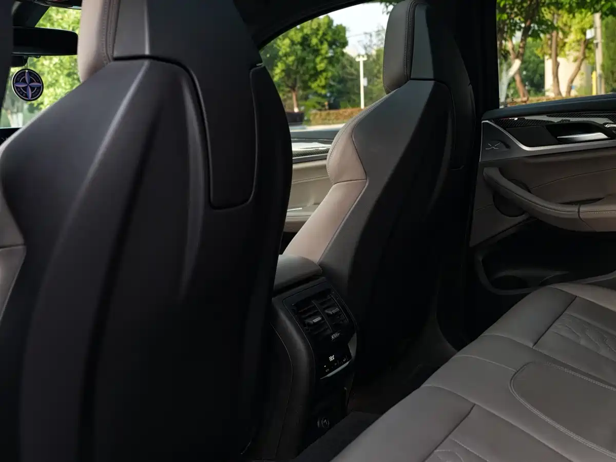 BMW X4 M 2019 X4 M Competition фото 13
