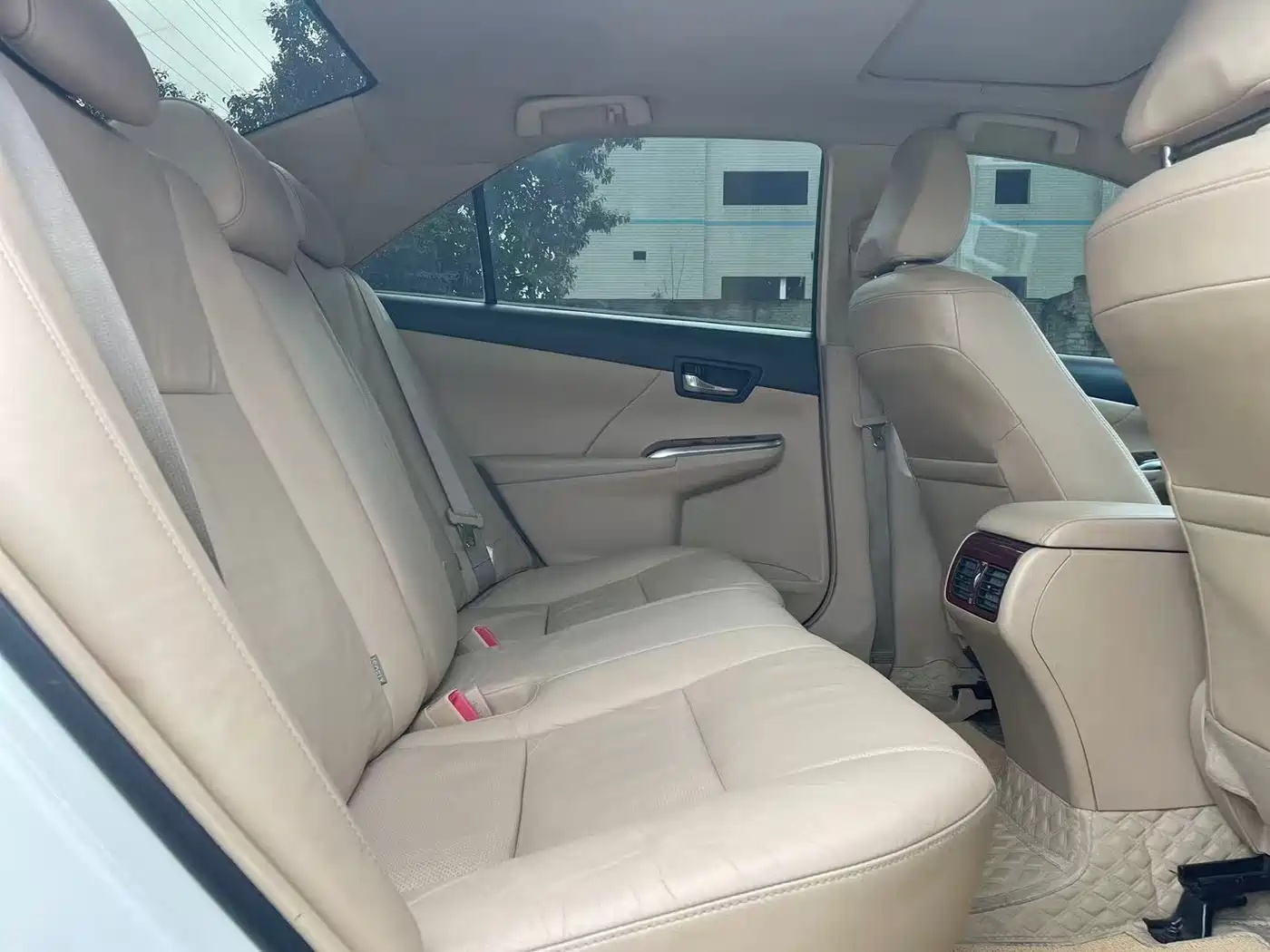 Toyota Camry 2012 2.5G Luxury Navigation Edition фото 13