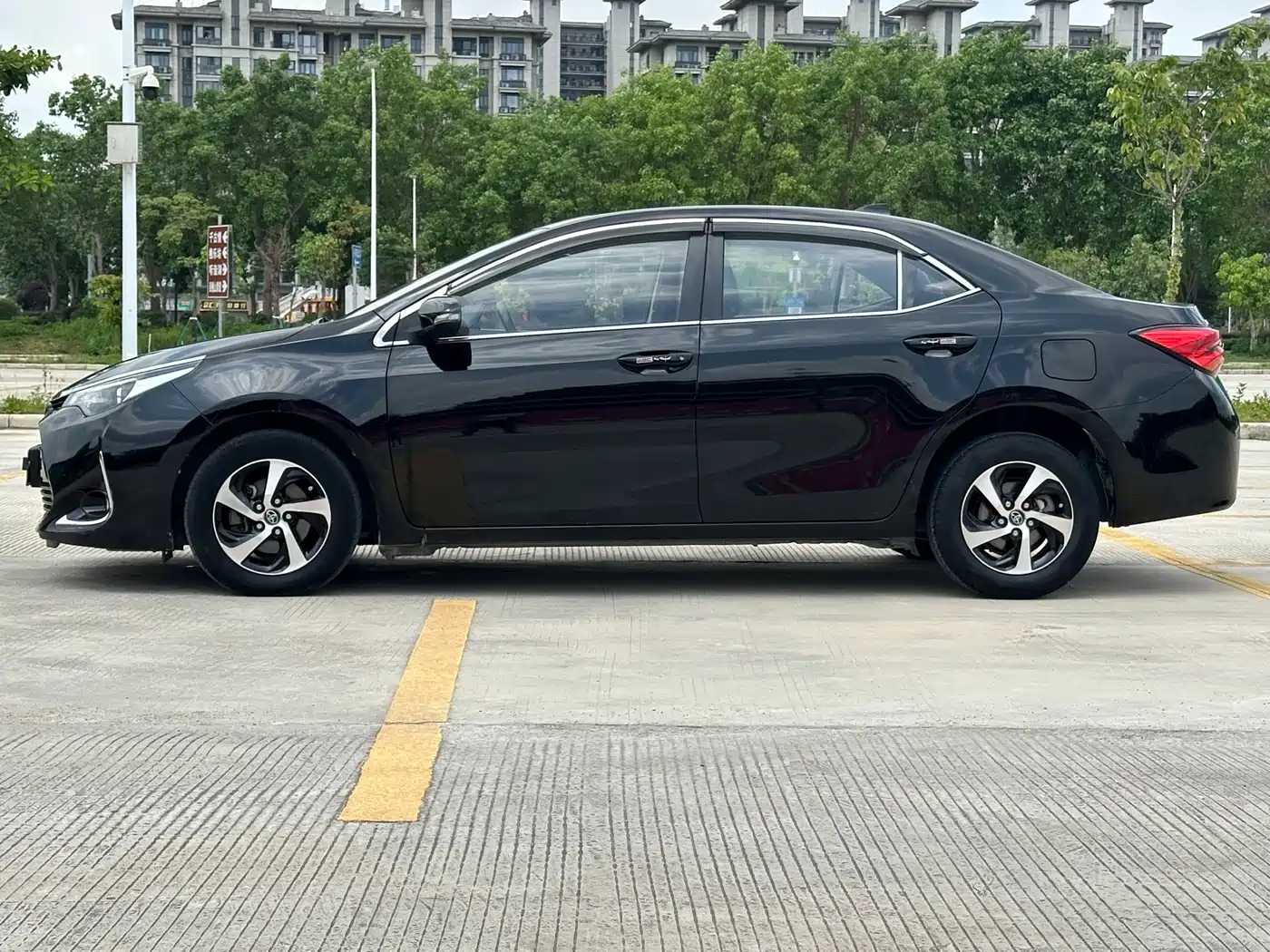 Toyota Levin 2017 Facelift 185T CVT Elite (China V) фото 10