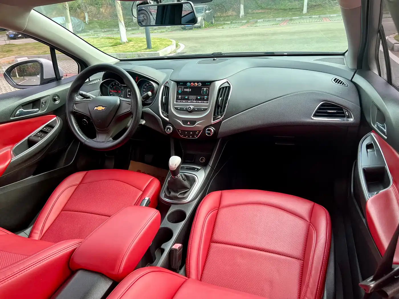 Chevrolet Cruze 2017 1.5L Manual Pioneer фото 12