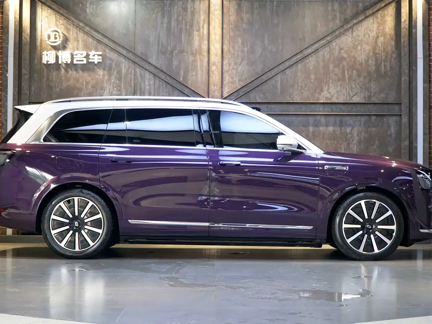 AITO Wenjie AITO M9 2025 Extended Range Ultra 52kWh 6-Seater фото 25