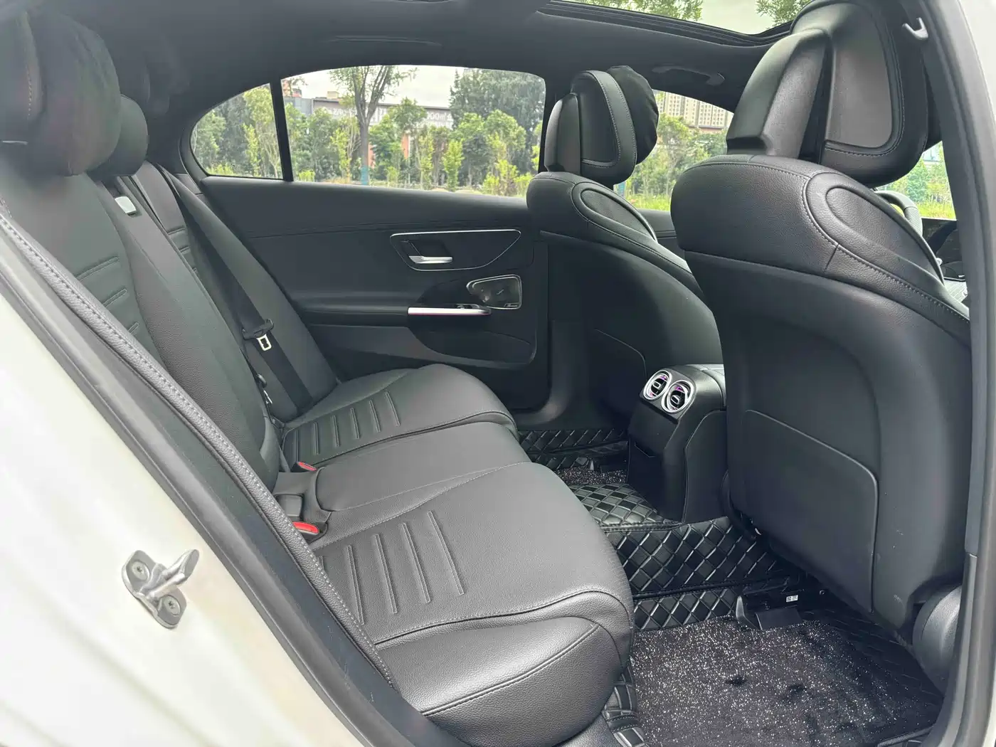 Mercedes-Benz C-Class 2025 C 260 L Sport Edition фото 12