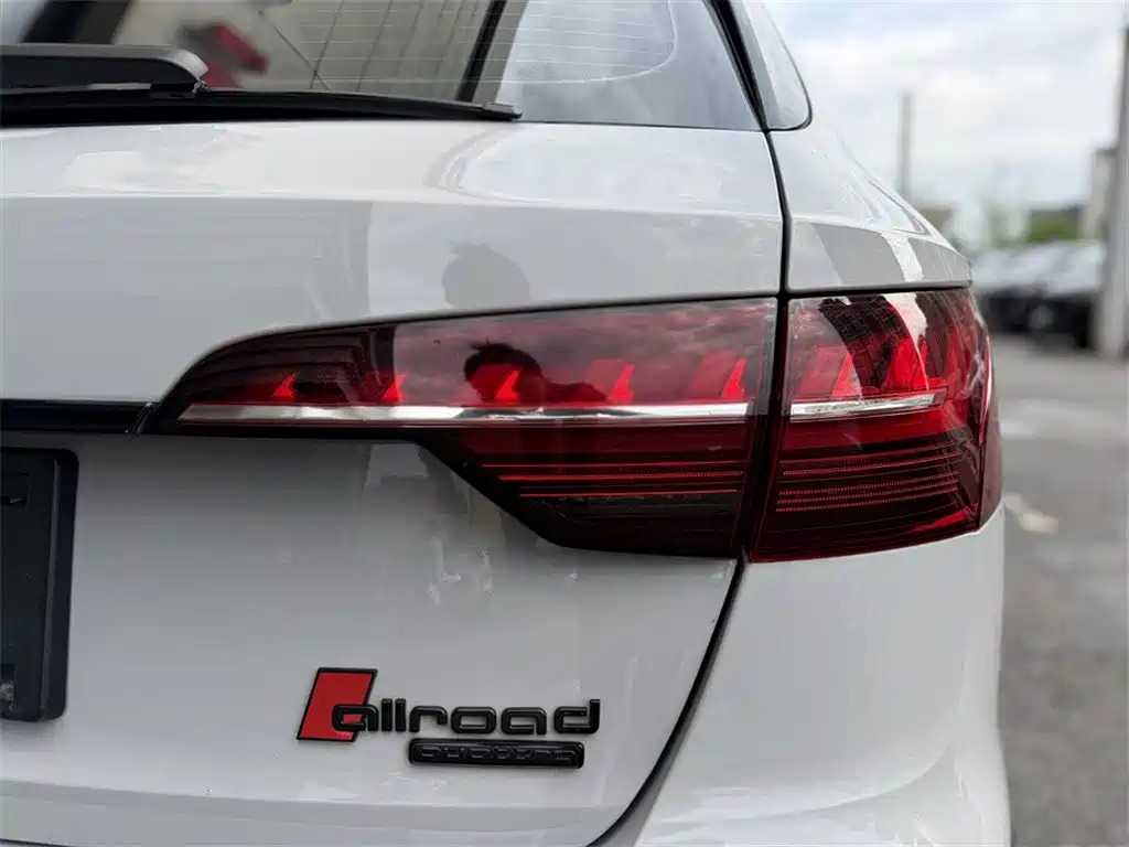 AUDI A4 (IMPORT)