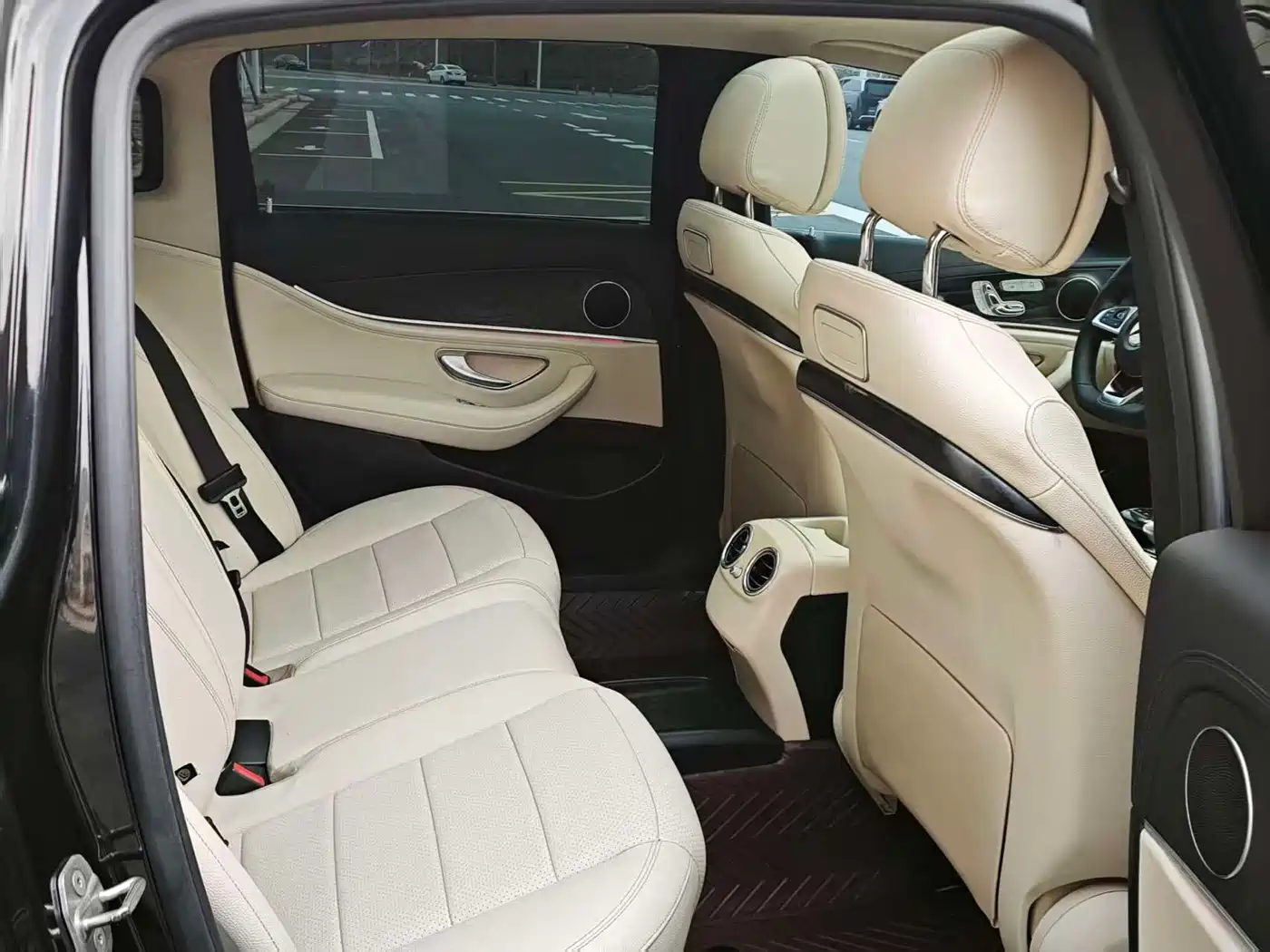 Mercedes-Benz E-Class 2016 E 300 L Sport Luxury фото 10