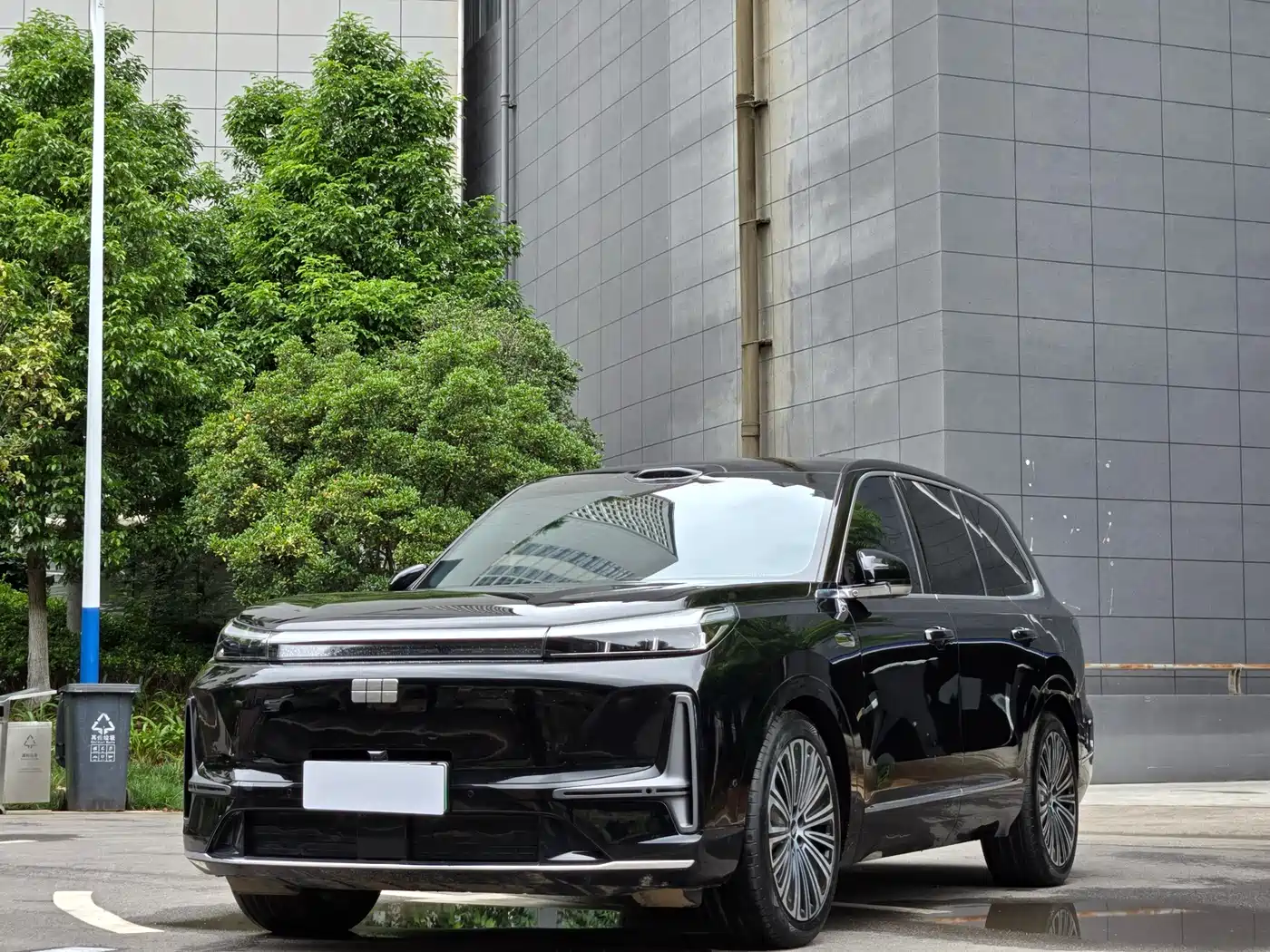 Geely Galaxy M9 2025 Base Model