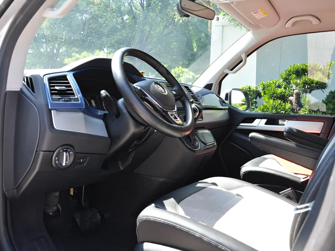 Volkswagen Multivan 2019 2018 2.0TSI 4WD Leisure Edition 7-Seater