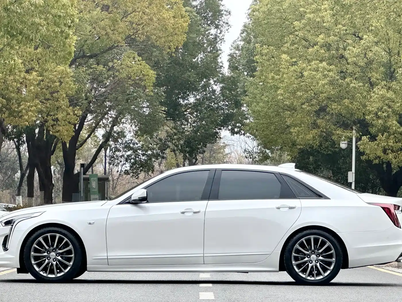 CADILLAC CT6