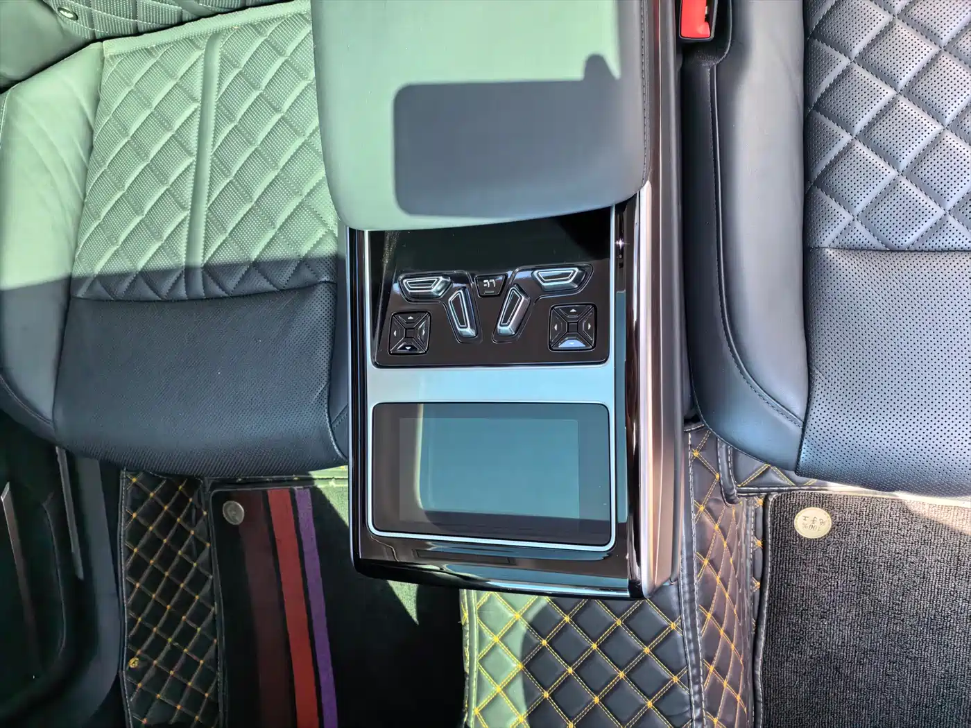 Audi A8 2022 A8L 55 TFSI quattro Luxury Collector's Edition фото 11