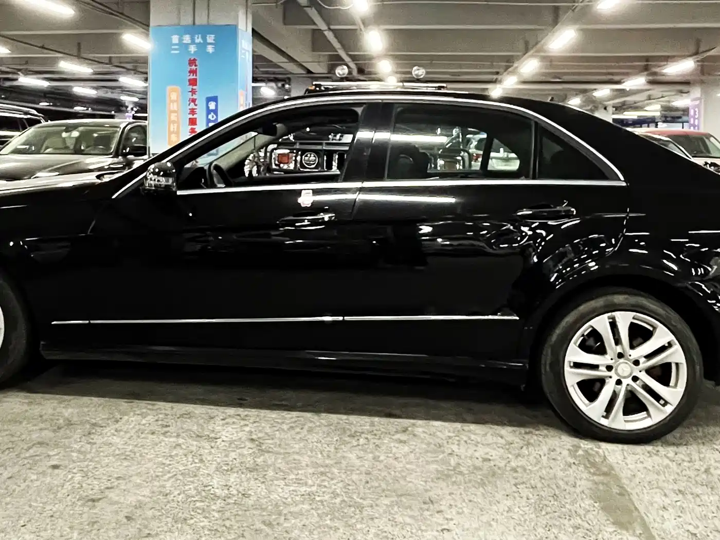 Mercedes-Benz E-Class (Import) 2010 Model E 300 Elegance Luxury Edition фото 6