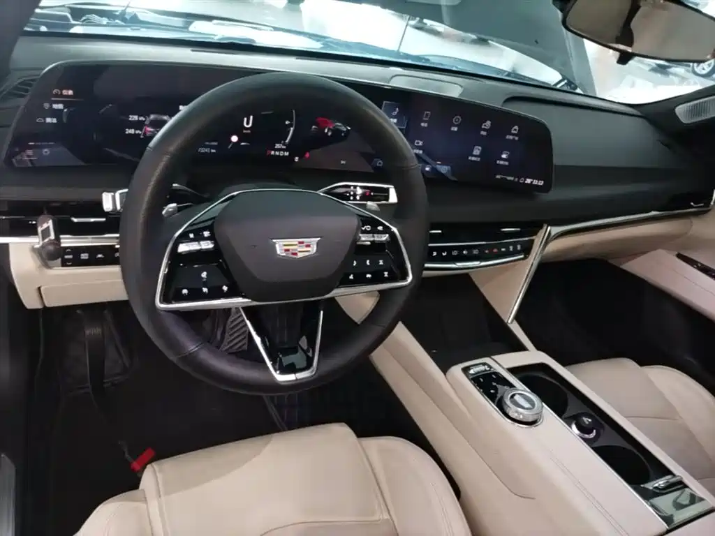 Cadillac CT6 2023 28T Luxury Edition фото 10