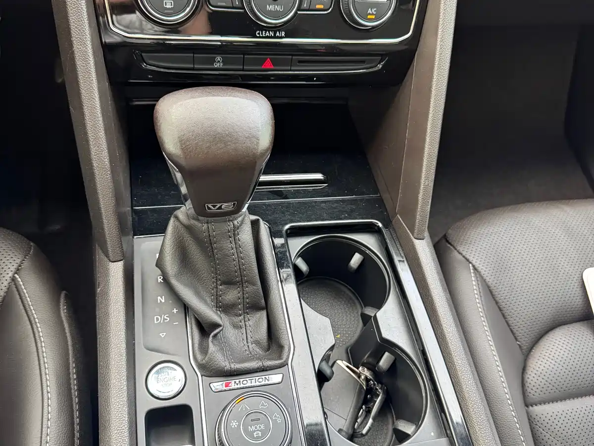Volkswagen Teramont 2017 530 V6 4WD Luxury Edition фото 15
