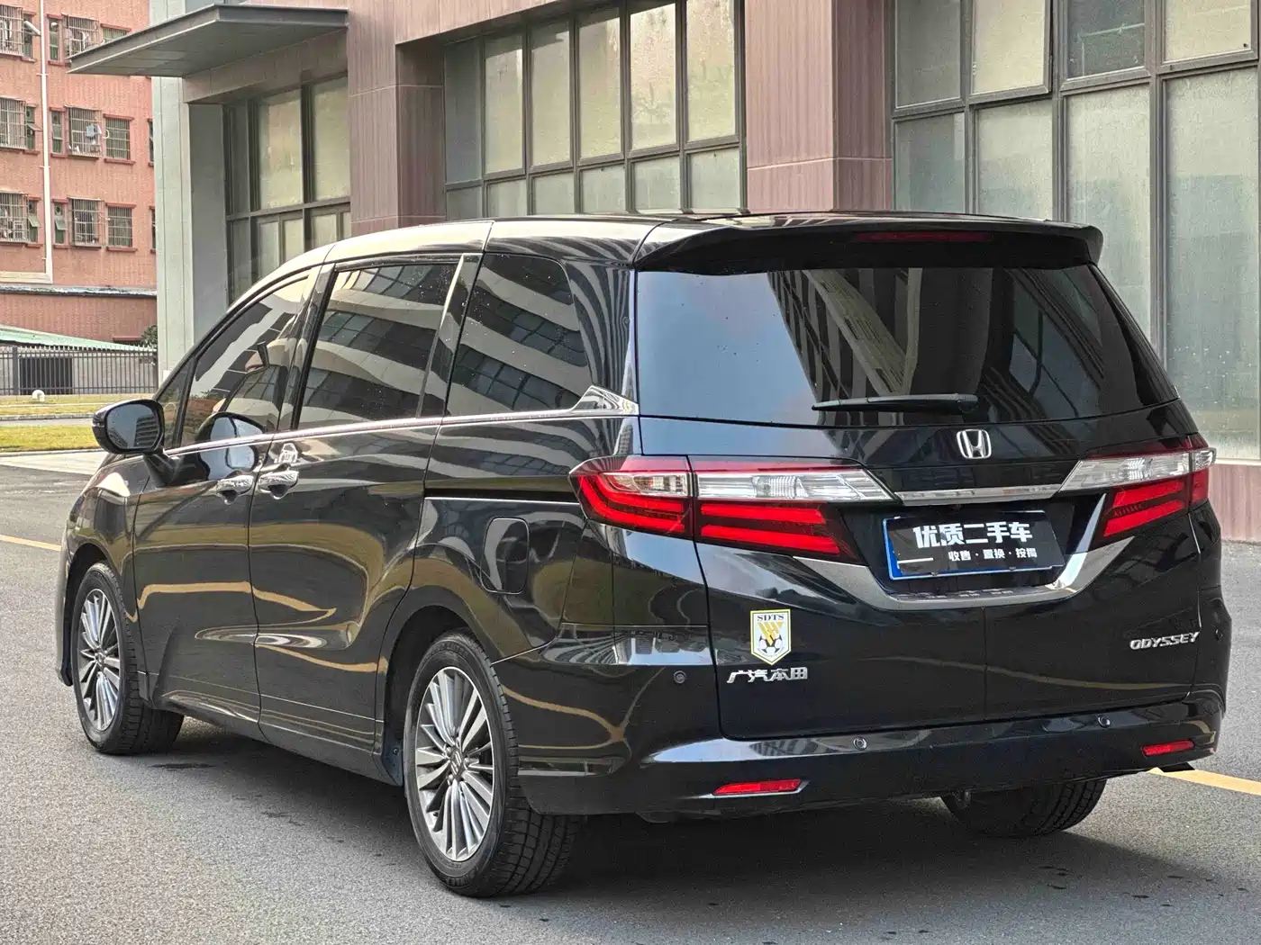 Фото 9 - Honda Odyssey