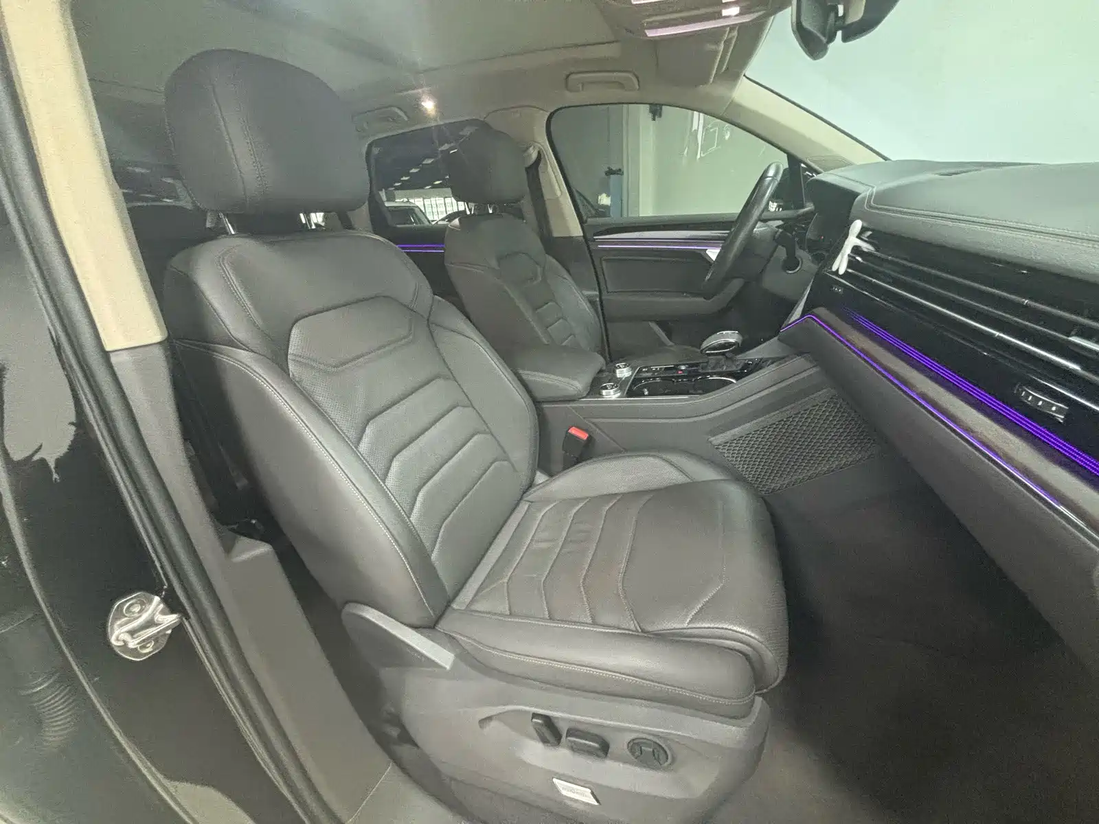 Фото 22 - Volkswagen Touareg