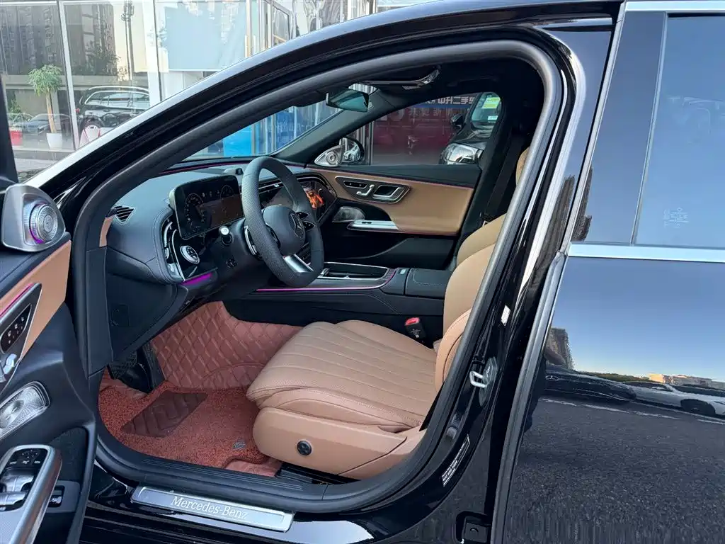 Фото 7 - Mercedes-Benz E-Class
