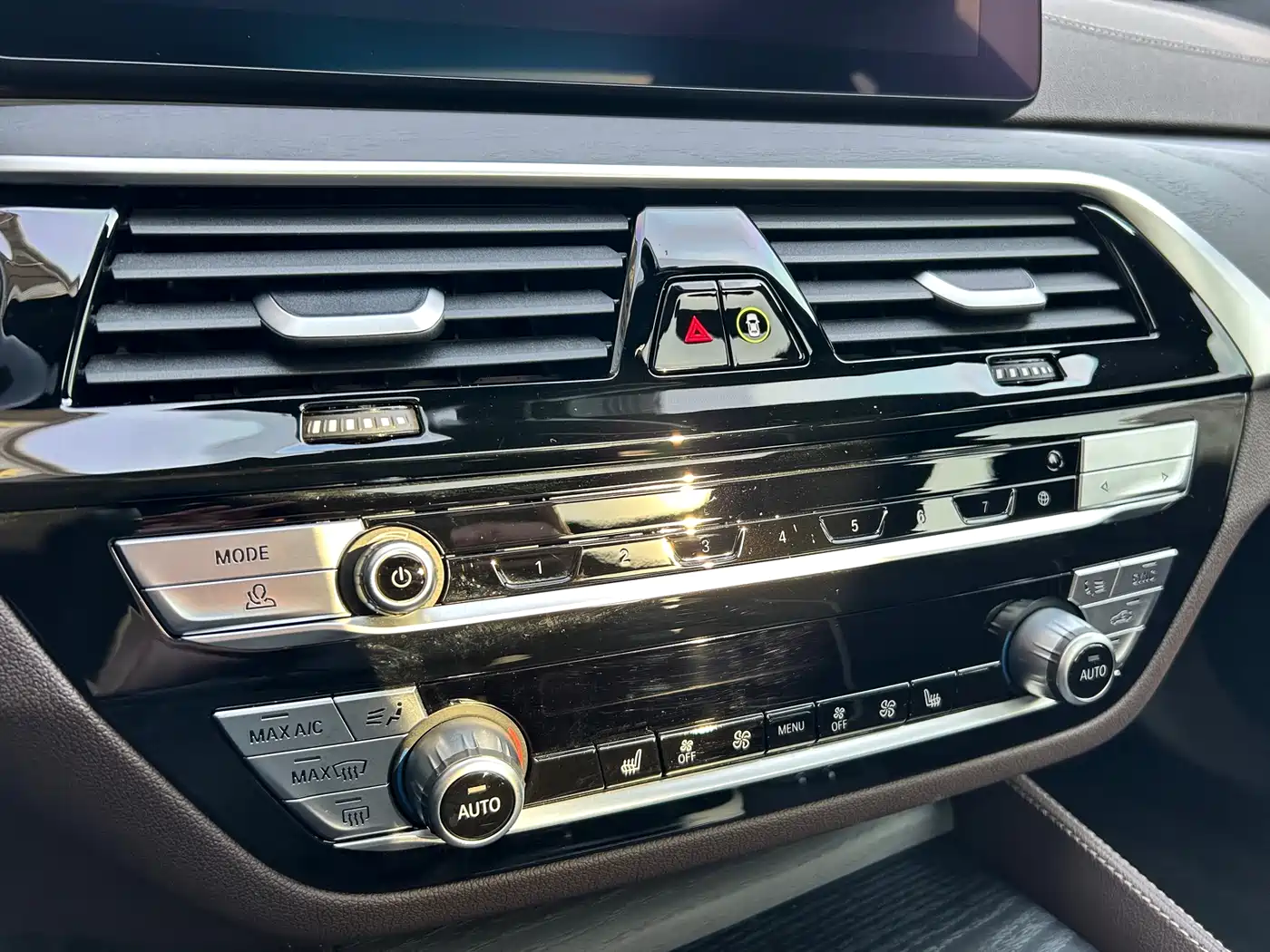 BMW 5 Series 2022 Model Second Facelift 530Li Leading M Sport Package фото 14