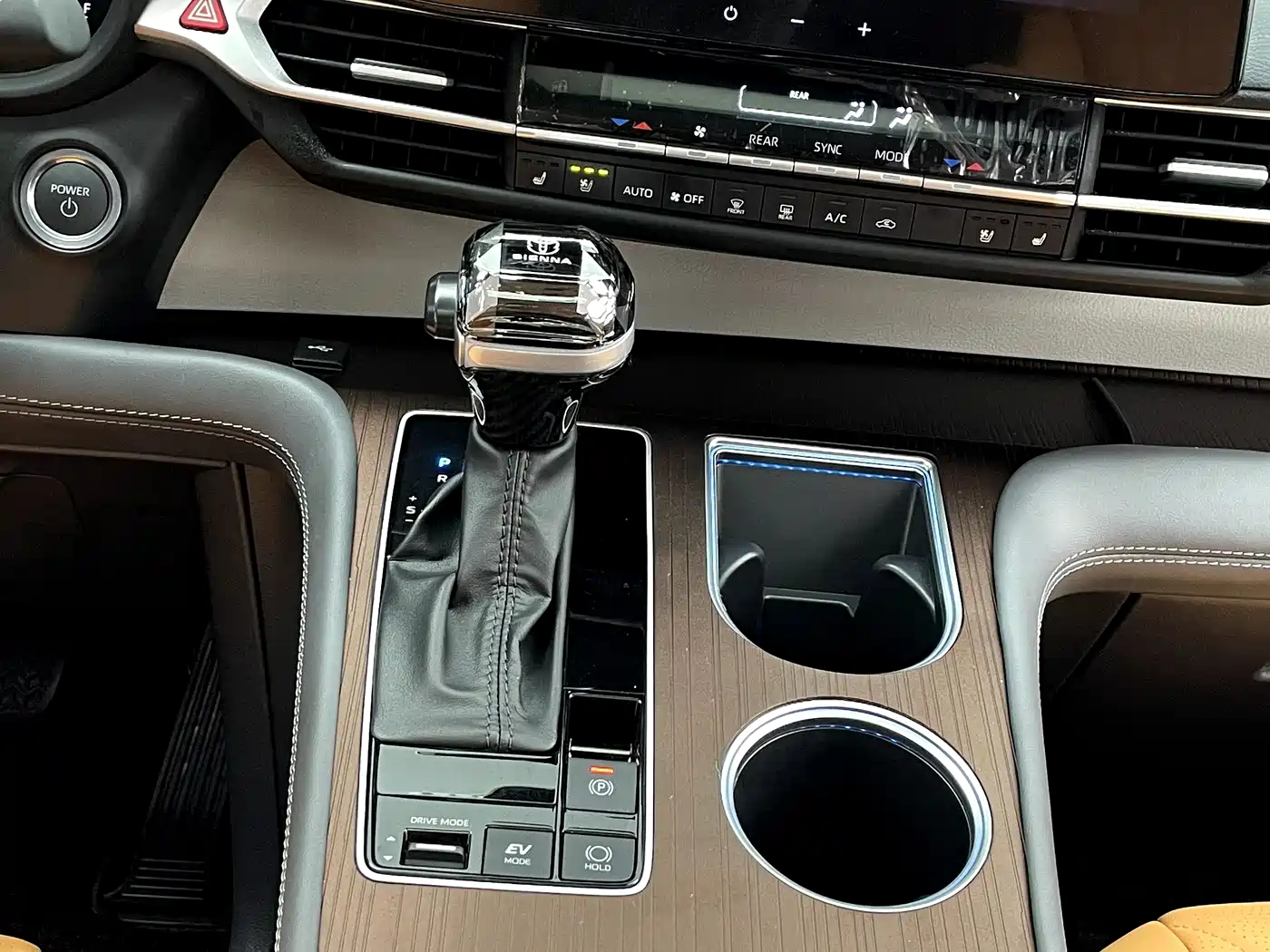 Toyota Sienna 2024 2.5L Hybrid Comfort Edition фото 23
