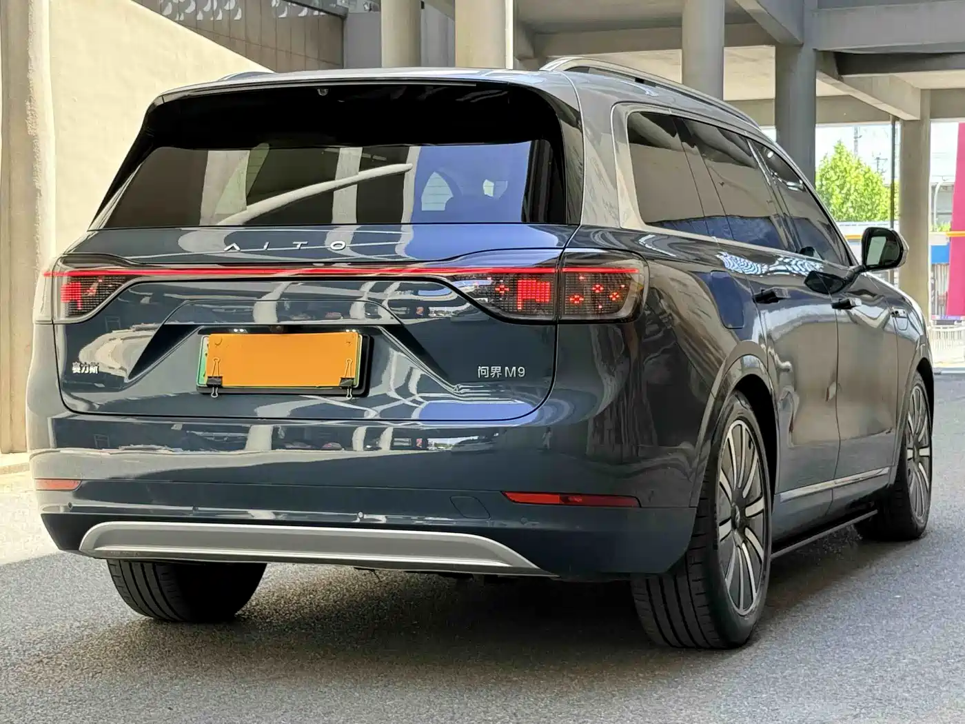 AITO Wenjie AITO M9 2024 Range Extender Max Edition 42kWh 6-seater фото 4