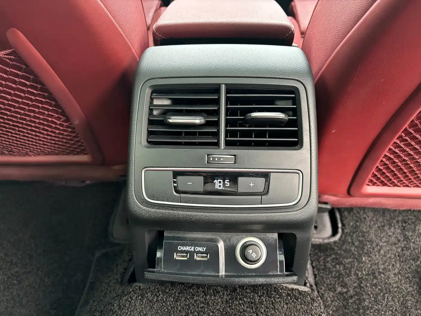 Audi A4L 2021 40 TFSI Premium Life Edition фото 11