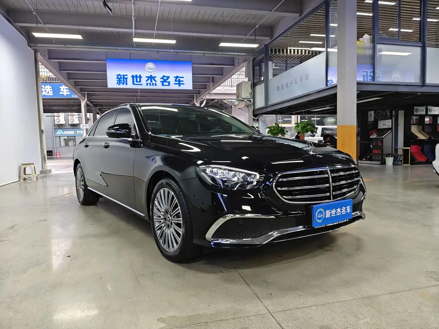 MERCEDES-BENZ E CLASS